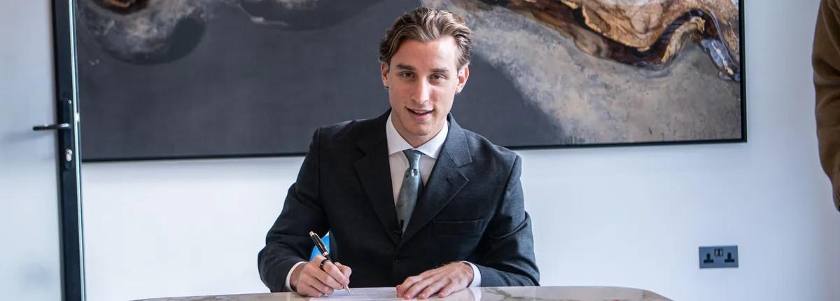 开云登录入口-官方：此前和罗马解约的博韦自由转会加盟沃特福德