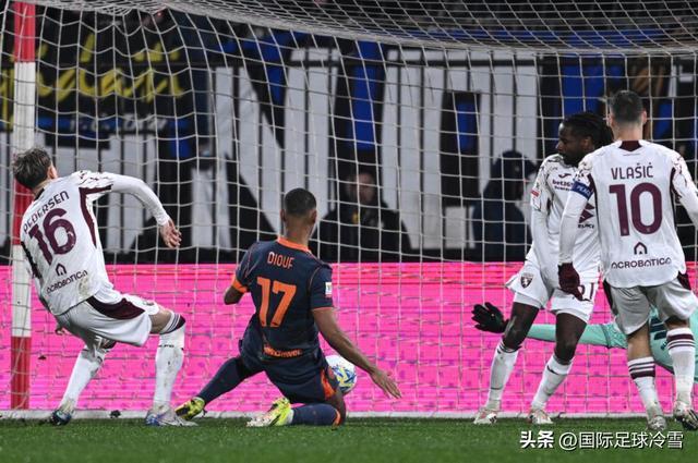 开云官方网站-国米7大中前卫惨烈竞争鸣锣 第四中场新尝试成功有助于上位