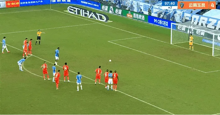 开云登录入口-韦斯利节奏助跑，骗过门将打进，新鹏城3-4玉昆